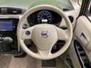インテリアに合わせたデザインのステアリングは、運転される方のことも考え、運転しやすい形状、大きさです。是非一度、実際に触ってお確かめください。