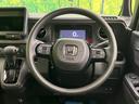 インテリアに合わせたデザインのステアリングは、運転される方のことも考え、運転しやすい形状、大きさです。是非一度、実際に触ってお確かめください。