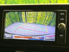 【バックカメラ】駐車時に後方がリアルタイム映像で確認できます。大型商業施設や立体駐車場での駐車時や、夜間のバック時に大活躍！運転スキルに関わらず、今や必須となった装備のひとつです！ 5