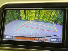 【バックカメラ】駐車時に後方がリアルタイム映像で確認できます。大型商業施設や立体駐車場での駐車時や、夜間のバック時に大活躍！運転スキルに関わらず、今や必須となった装備のひとつです！ 6