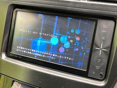 【純正ナビ】人気の純正ナビを装備。オーディオ機能も充実しており、Ｂｌｕｅｔｏｏｔｈ接続すればお持ちのスマホやＭＰ３プレイヤーの音楽を再生可能！毎日の運転がさらに楽しくなります！！ 3