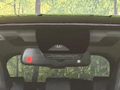 【トヨタセーフティセンス】走行中に前方の車両等を認識し、衝突しそうな時は警報とブレーキで衝突回避と被害軽減をアシスト。より安全にドライブをお楽しみいただけます。 3