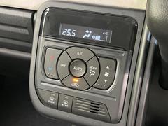 【オートエアコン】一度お好みの温度に設定すれば、車内の温度を検知し風量や温度を自動で調整。暑い…寒い…と何度もスイッチ操作をする必要はありません。快適な車内空間には必須の機能ですね♪ 5