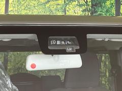 【スズキ　セーフティサポート】走行中に前方の車両等を認識し、衝突しそうな時は警報とブレーキで衝突回避と被害軽減をアシスト。より安全にドライブをお楽しみいただけます。 3