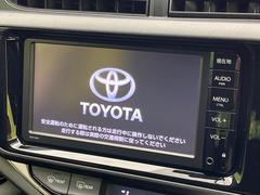 【純正ナビ】人気の純正ナビを装備。オーディオ機能も充実しており、Ｂｌｕｅｔｏｏｔｈ接続すればお持ちのスマホやＭＰ３プレイヤーの音楽を再生可能！毎日の運転がさらに楽しくなります！！ 3