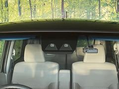 【スマートアシスト】走行中に前方の車両等を認識し、衝突しそうな時は警報とブレーキで衝突回避と被害軽減をアシスト。より安全にドライブをお楽しみいただけます。 3