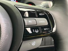 �ڥ����ץƥ��֥��롼������ȥ�����۹�®ƻϩ�Ǥ�Ĺ��Υ���Ԥ��ڤˡ�����ư��®�٤��ݤĥ��롼������ȥ����뤬�����ͷڸ������ƥ��Ϣ�Ȥ��������μ�ξ���Τ��Ƽִ֤��ݤĤ褦��®��Ĵ�ᤷ�Ƥ���ޤ����� 6