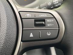 �ڥ����ץƥ��֥��롼������ȥ�����۹�®ƻϩ�Ǥ�Ĺ��Υ���Ԥ��ڤˡ�����ư��®�٤��ݤĥ��롼������ȥ����뤬�����ͷڸ������ƥ��Ϣ�Ȥ��������μ�ξ���Τ��Ƽִ֤��ݤĤ褦��®��Ĵ�ᤷ�Ƥ���ޤ����� 5