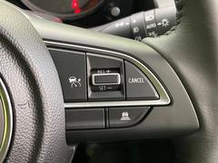 �ڥ����ץƥ��֥��롼������ȥ�����۹�®ƻϩ�Ǥ�Ĺ��Υ���Ԥ��ڤˡ�����ư��®�٤��ݤĥ��롼������ȥ����뤬�����ͷڸ������ƥ��Ϣ�Ȥ��������μ�ξ���Τ��Ƽִ֤��ݤĤ褦��®��Ĵ�ᤷ�Ƥ���ޤ����� 4