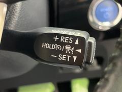 �ڥ졼�������롼������ȥ�����۹�®ƻϩ�Ǥ�Ĺ��Υ���Ԥ��ڤˡ�����ư��®�٤��ݤĥ��롼������ȥ����뤬�����ͷڸ������ƥ��Ϣ�Ȥ��������μ�ξ���Τ��Ƽִ֤��ݤĤ褦��®��Ĵ�ᤷ�Ƥ���ޤ����� 7