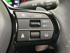 �ڥ����ץƥ��֥��롼������ȥ�����۹�®ƻϩ�Ǥ�Ĺ��Υ���Ԥ��ڤˡ�����ư��®�٤��ݤĥ��롼������ȥ����뤬�����ͷڸ������ƥ��Ϣ�Ȥ��������μ�ξ���Τ��Ƽִ֤��ݤĤ褦��®��Ĵ�ᤷ�Ƥ���ޤ����� 7