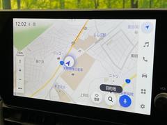 【１０．５インチナビ】高級感とインパクトのある大画面ナビを装備。各種オーディオ操作はもちろん、スマホ連携もできる利便性の高いナビです♪ 3