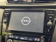 【純正ナビ】人気の純正ナビを装備。オーディオ機能も充実しており、Ｂｌｕｅｔｏｏｔｈ接続すればお持ちのスマホやＭＰ３プレイヤーの音楽を再生可能！毎日の運転がさらに楽しくなります！！ 4