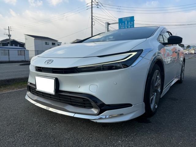 プリウス Ｚ　デジタルインナーミラー　ＢＳＭ　モデリスタエアロ　パワーバックドア　黒革シート　パノラマルーフ　置くだけ充電　モデリスタアルミホイール　ＥＴＣ２．０　シートヒーター　ハンドルヒーター（2枚目）