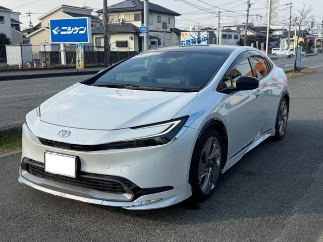 プリウス Ｚ　デジタルインナーミラー　ＢＳＭ　モデリスタエアロ　パワーバックドア　黒革シート　パノラマルーフ　置くだけ充電　モデリスタアルミホイール　ＥＴＣ２．０　シートヒーター　ハンドルヒーター（3枚目）