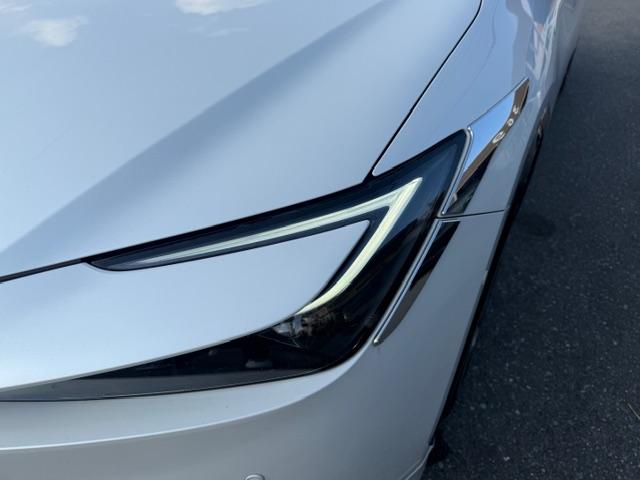 プリウス Ｚ　デジタルインナーミラー　ＢＳＭ　モデリスタエアロ　パワーバックドア　黒革シート　パノラマルーフ　置くだけ充電　モデリスタアルミホイール　ＥＴＣ２．０　シートヒーター　ハンドルヒーター（12枚目）