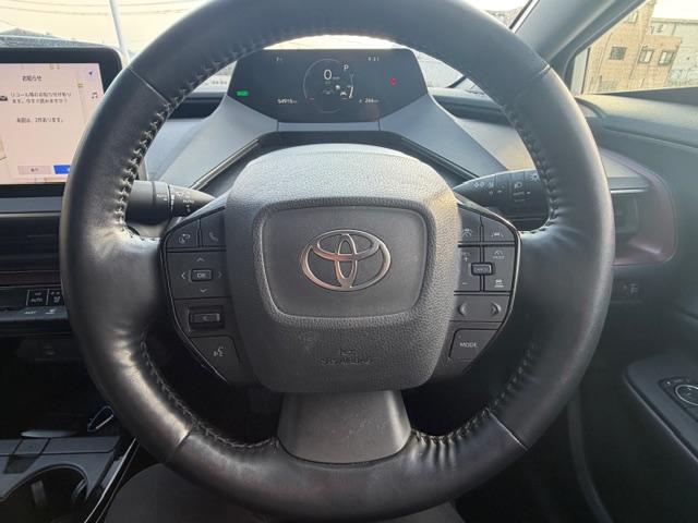 プリウス Ｚ　デジタルインナーミラー　ＢＳＭ　モデリスタエアロ　パワーバックドア　黒革シート　パノラマルーフ　置くだけ充電　モデリスタアルミホイール　ＥＴＣ２．０　シートヒーター　ハンドルヒーター（22枚目）