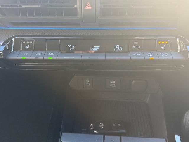 プリウス G 9インチディスプレイオーディオ フルセグTV バックカメラ ETC2.0 シートヒーター 純正19インチアルミホイール BSM PCS PDA RCTA RCD PKSB RSA クリアランスソナー(15枚目)