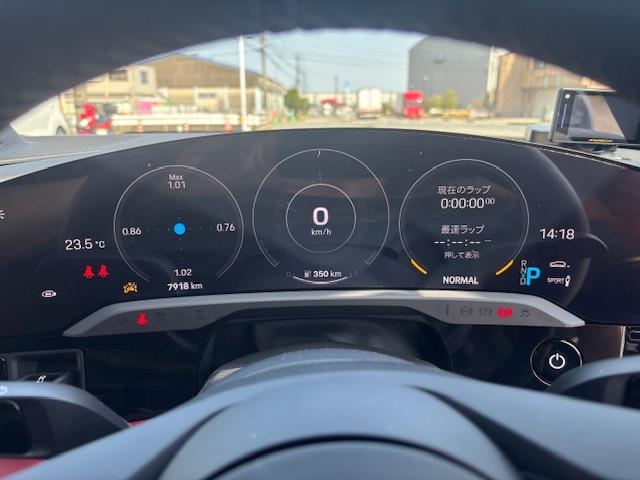 タイカン タイカン　ターボＳ　スポーツデザインＰＫＧ　カーボン　パワートランク　ＰＡＳＭ　エアサス　ＢＯＳＥ　パフォーマンスバッテリープラス　前後シートヒーター（17枚目）