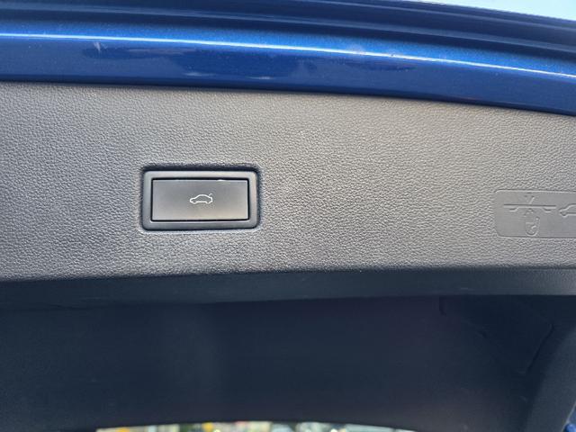 Ｔ－ロック ＴＤＩ　スタイルデザインパッケージ　純正ナビ　バックカメラ　ＥＴＣ　パワーバックドア　ワンオーナー　ＬＥＤヘッドライト　１７インチＡＷ　Ｂｌｕｅｔｏｏｔｈオーディオ　ＡＣＣ　オートホールド　スペアキー　前後ドラレコ（10枚目）