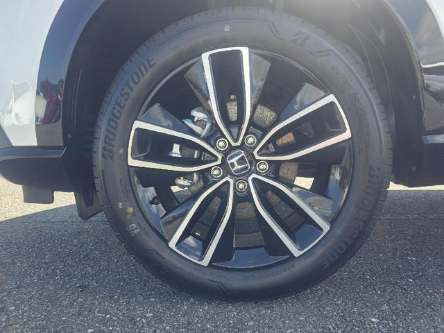 ヴェゼル ｅ：ＨＥＶ　Ｚ　ホンダコネクト９インチナビ　ＬＥＤヘッドライト　純正１８インチアルミ　ハーフレザーシート　ワンオーナー　スペアキー　パワーテールゲート　ブラインドスポットインフォメーション（12枚目）