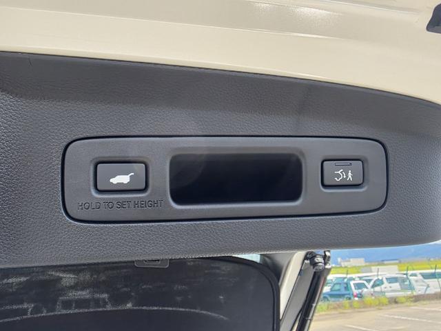 ヴェゼル ｅ：ＨＥＶ　Ｚ　ホンダコネクト９インチナビ　ＬＥＤヘッドライト　純正１８インチアルミ　ハーフレザーシート　ワンオーナー　スペアキー　パワーテールゲート　ブラインドスポットインフォメーション（22枚目）