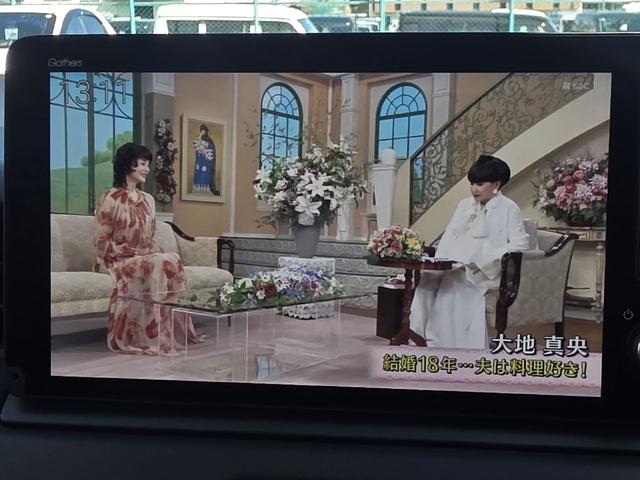 ヴェゼル ｅ：ＨＥＶ　Ｚ　ホンダコネクト９インチナビ　ＬＥＤヘッドライト　純正１８インチアルミ　ハーフレザーシート　ワンオーナー　スペアキー　パワーテールゲート　ブラインドスポットインフォメーション（23枚目）