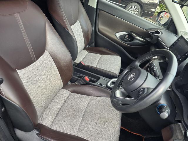 ヤリスクロス ハイブリッドZ モデリスタエアロ(F.S.R) 100V1500Wコンセント 前後ドラレコ ハーフレザーシート シートヒーター ステアリングヒーター 18インチAW バックカメラ LEDヘッドライト LEDフォグ(18枚目)