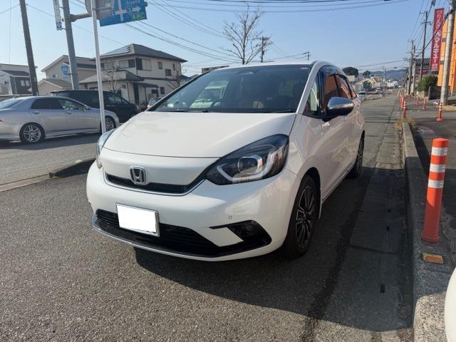 フィット ｅ：ＨＥＶリュクス　純正前後ドラレコ　フルセグＴＶ　バックカメラ　ＥＴＣ　スマートキー×２ＧＰＳレーダー　ワンオーナー（4枚目）