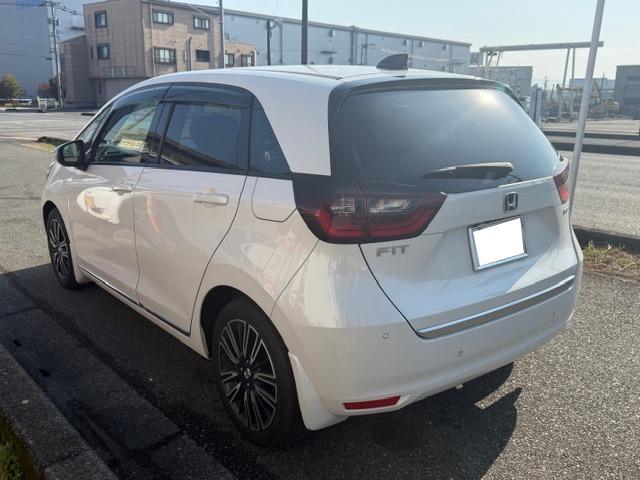 フィット ｅ：ＨＥＶリュクス　純正前後ドラレコ　フルセグＴＶ　バックカメラ　ＥＴＣ　スマートキー×２ＧＰＳレーダー　ワンオーナー（9枚目）