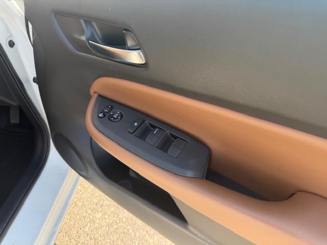 フィット ｅ：ＨＥＶリュクス　純正前後ドラレコ　フルセグＴＶ　バックカメラ　ＥＴＣ　スマートキー×２ＧＰＳレーダー　ワンオーナー（14枚目）