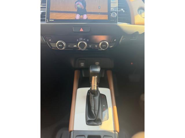 フィット ｅ：ＨＥＶリュクス　純正前後ドラレコ　フルセグＴＶ　バックカメラ　ＥＴＣ　スマートキー×２ＧＰＳレーダー　ワンオーナー（17枚目）