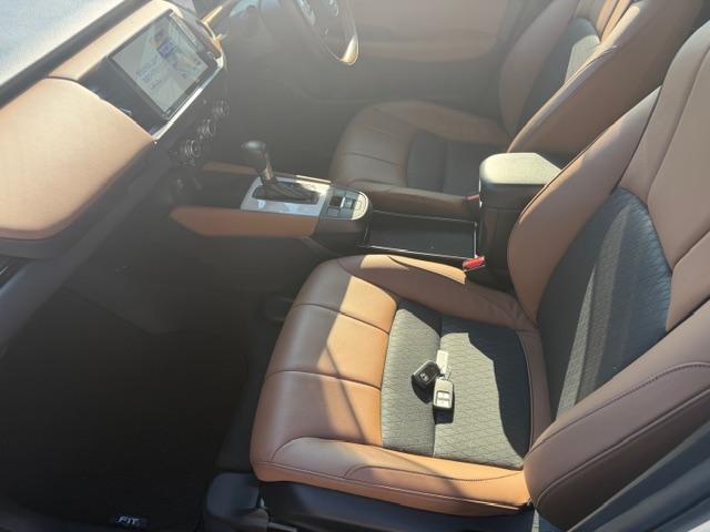 フィット ｅ：ＨＥＶリュクス　純正前後ドラレコ　フルセグＴＶ　バックカメラ　ＥＴＣ　スマートキー×２ＧＰＳレーダー　ワンオーナー（25枚目）