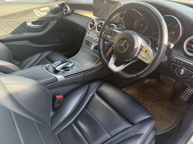 Ｃクラスステーションワゴン Ｃ２２０ｄ　ステーションワゴンローレウスエディション　純正ナビ　バックカメラ　アンビエントライト　ＥＴＣ　ディーゼルエンジン　黒革シート　ＴＶキット（6枚目）