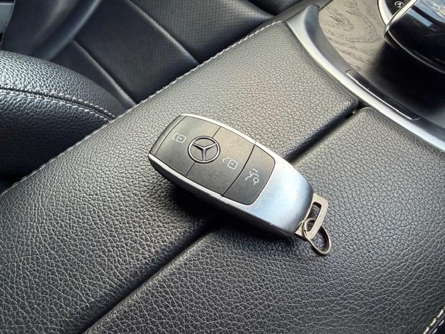 Ｃクラスステーションワゴン Ｃ２２０ｄ　ステーションワゴンローレウスエディション　純正ナビ　バックカメラ　アンビエントライト　ＥＴＣ　ディーゼルエンジン　黒革シート　ＴＶキット（15枚目）