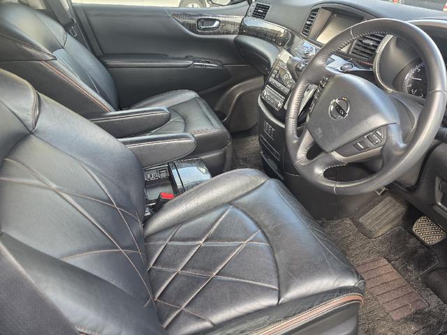 エルグランド ２５０ハイウェイスタープレミアム　両側パワースライドドア　フルセグＴＶ　アラウンドビューモニター　後席エンターテイメントシステム　ＥＴＣ　前後ドライブレコーダー　革シート　１８インチＡＷ　クルーズコントロール　ＴＶキャンセラー（15枚目）