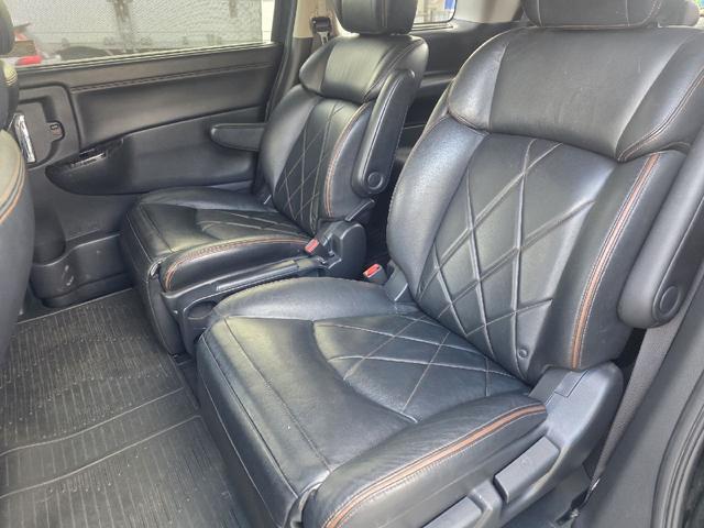 エルグランド ２５０ハイウェイスタープレミアム　両側パワースライドドア　フルセグＴＶ　アラウンドビューモニター　後席エンターテイメントシステム　ＥＴＣ　前後ドライブレコーダー　革シート　１８インチＡＷ　クルーズコントロール　ＴＶキャンセラー（18枚目）