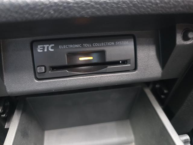 エルグランド ２５０ハイウェイスタープレミアム　両側パワースライドドア　フルセグＴＶ　アラウンドビューモニター　後席エンターテイメントシステム　ＥＴＣ　前後ドライブレコーダー　革シート　１８インチＡＷ　クルーズコントロール　ＴＶキャンセラー（25枚目）