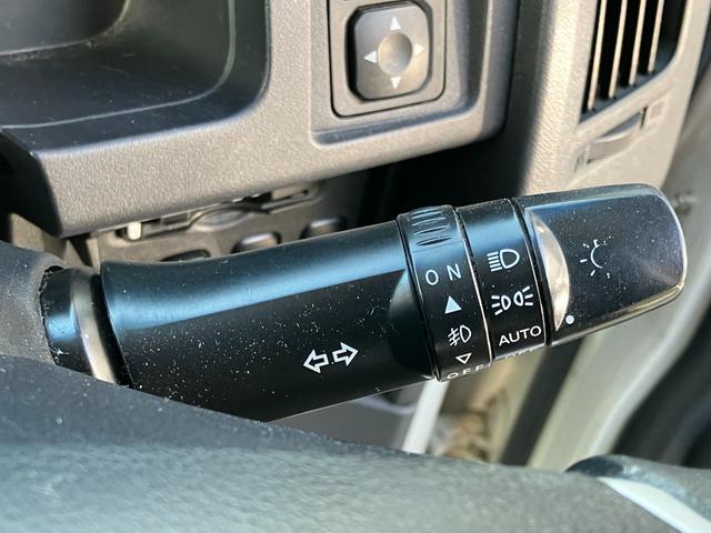デリカＤ：５ 　ローデスト　Ｇ　ＥＴＣ　バックカメラ　ナビ　ＴＶ　両側スライド・片側電動　オートライト　スマートキー　電動格納ミラー　３列シート　ＣＤ　エアコン　パワーステアリング　パワーウィンドウ（11枚目）