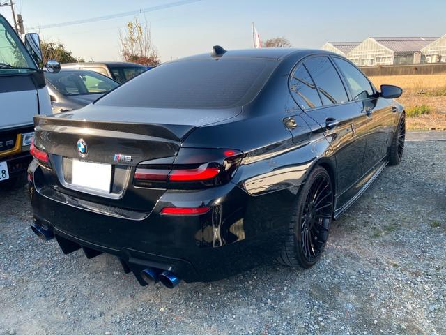 Ｍ５ Ｍ５　ローダウン　赤革シート　電動シート　シートベンチレーター　社外２１インチアルミ　社外マフラー　サンルーフ　電動リアゲート　ドライブレコーダー（10枚目）