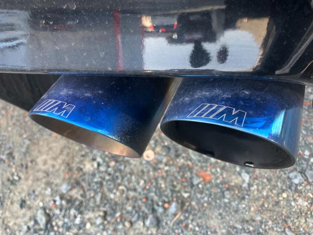 Ｍ５ Ｍ５　ローダウン　赤革シート　電動シート　シートベンチレーター　社外２１インチアルミ　社外マフラー　サンルーフ　電動リアゲート　ドライブレコーダー（17枚目）