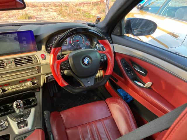 Ｍ５ Ｍ５　ローダウン　赤革シート　電動シート　シートベンチレーター　社外２１インチアルミ　社外マフラー　サンルーフ　電動リアゲート　ドライブレコーダー（23枚目）