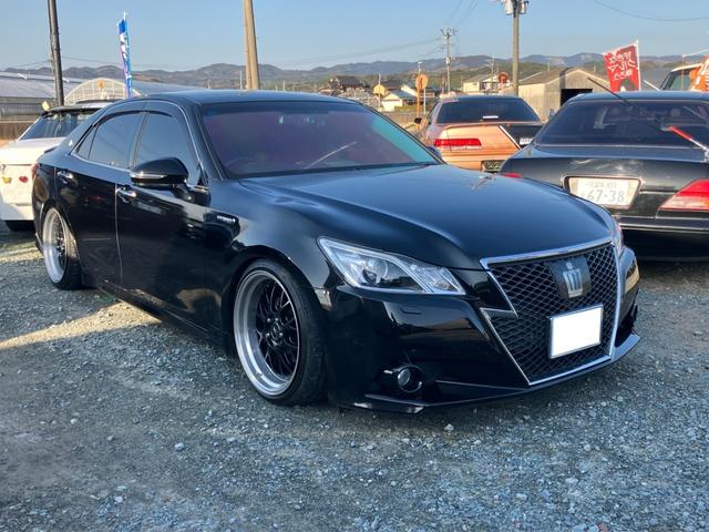 クラウンハイブリッド 　ローダウン　社外１９インチアルミ　レザーインテリア　電動シート　シートヒーター　ナビ　フルセグＴＶ　バックカメラ　ドライブレコーダー（3枚目）