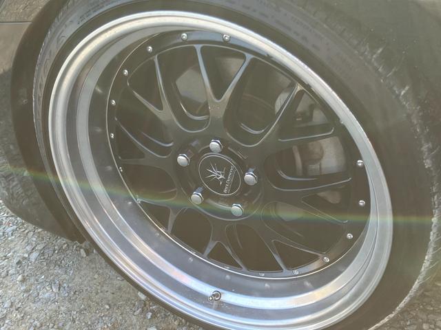 クラウンハイブリッド 　ローダウン　社外１９インチアルミ　レザーインテリア　電動シート　シートヒーター　ナビ　フルセグＴＶ　バックカメラ　ドライブレコーダー（13枚目）