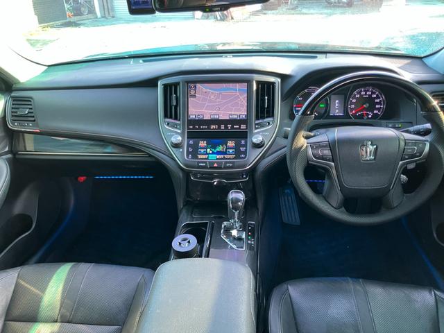 クラウンハイブリッド 　ローダウン　社外１９インチアルミ　レザーインテリア　電動シート　シートヒーター　ナビ　フルセグＴＶ　バックカメラ　ドライブレコーダー（19枚目）