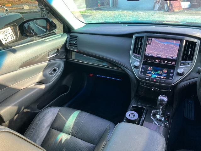 クラウンハイブリッド 　ローダウン　社外１９インチアルミ　レザーインテリア　電動シート　シートヒーター　ナビ　フルセグＴＶ　バックカメラ　ドライブレコーダー（21枚目）