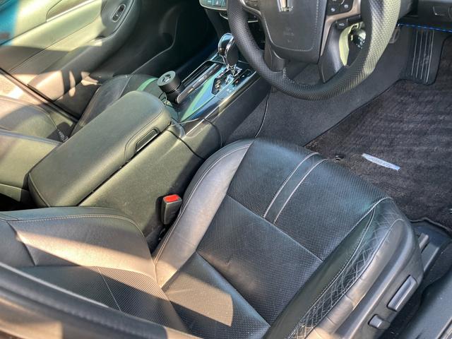 クラウンハイブリッド 　ローダウン　社外１９インチアルミ　レザーインテリア　電動シート　シートヒーター　ナビ　フルセグＴＶ　バックカメラ　ドライブレコーダー（24枚目）