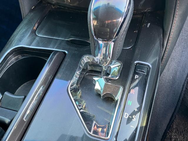 クラウンハイブリッド 　ローダウン　社外１９インチアルミ　レザーインテリア　電動シート　シートヒーター　ナビ　フルセグＴＶ　バックカメラ　ドライブレコーダー（40枚目）