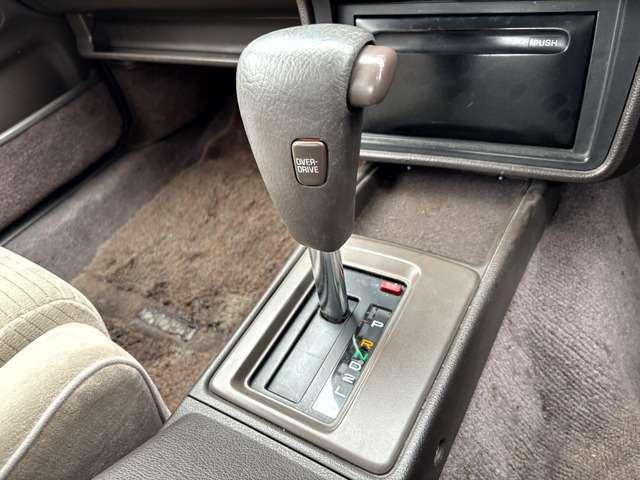 ���i�����ގ��ɕK�����삷�郌�o�[�ł��B����̂��₷�����̂ɂȂ��Ă��܂��B���Ј�x�̊����Ă��������B