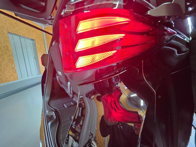 アルファード Ｚ　モデリスタフルエアロ　左右独立ムーンルーフ　デジタルインナーミラー　カラーヘッドアップディスプレイ　パノラミックビューモニター　１４インチディスプレイオーディオ　ＢＳＭ　１３．２型有機ＥＬ後席モニター（15枚目）